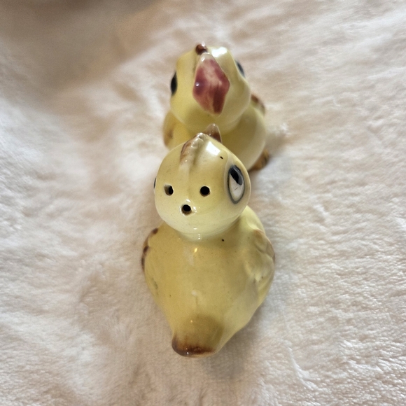 Vintage Chicks Salt & Pepper Shakers Easter - Picture 4 of 14